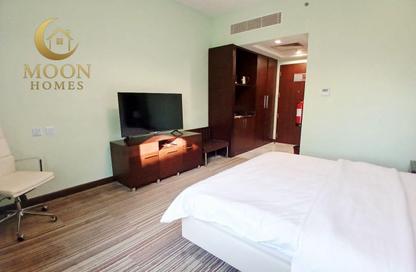 Apartment - Studio - 1 for rent in Umm Ghuwailina 4 - Umm Ghuwailina - Doha
