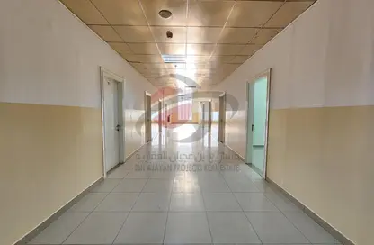 سكن عمال - استوديو - 4 حمامات للايجار في طريق سلوى - المنطقة الصناعية القديمة - الريان - الدوحة