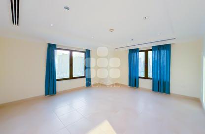 Apartment - 2 Bedrooms - 2 Bathrooms for rent in Burj Eleganté - Porto Arabia - The Pearl Island - Doha