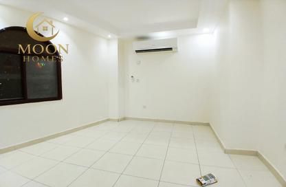 Apartment - 2 Bedrooms - 2 Bathrooms for rent in Umm Ghwailina Comm - Umm Ghuwalina - Umm Ghuwailina - Doha Apartment - 2 Bedrooms - 2 Bathrooms for rent in Umm Ghwailina Comm - Umm Ghuwalina - Umm Ghuwailina - Doha