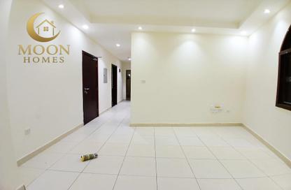 Apartment - 2 Bedrooms - 2 Bathrooms for rent in Umm Ghwailina Comm - Umm Ghuwalina - Umm Ghuwailina - Doha Apartment - 2 Bedrooms - 2 Bathrooms for rent in Umm Ghwailina Comm - Umm Ghuwalina - Umm Ghuwailina - Doha