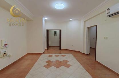 Apartment - 3 Bedrooms - 3 Bathrooms for rent in Umm Ghuwailina 4 - Umm Ghuwailina - Doha