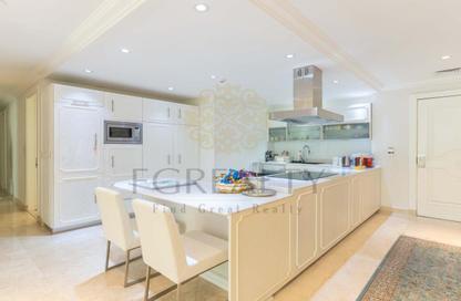 Apartment - 5 Bedrooms - 5 Bathrooms for sale in West Porto Drive - Porto Arabia - The Pearl Island - Doha