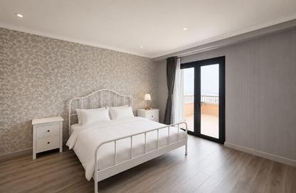 Apartment - 2 Bedrooms - 3 Bathrooms for rent in East Porto Drive - Porto Arabia - The Pearl Island - Doha Apartment - 2 Bedrooms - 3 Bathrooms for rent in East Porto Drive - Porto Arabia - The Pearl Island - Doha