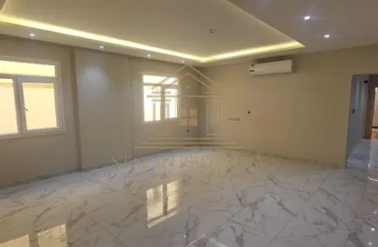 Apartment - 2 Bedrooms - 3 Bathrooms for rent in Madinat Khalifa Building 58 - Madinat Khalifa South - Madinat Khalifa - Doha Apartment - 2 Bedrooms - 3 Bathrooms for rent in Madinat Khalifa Building 58 - Madinat Khalifa South - Madinat Khalifa - Doha