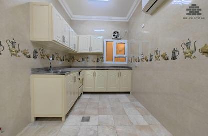 Apartment - 2 Bedrooms - 3 Bathrooms for rent in Muntazah 13 - Al Muntazah - Doha