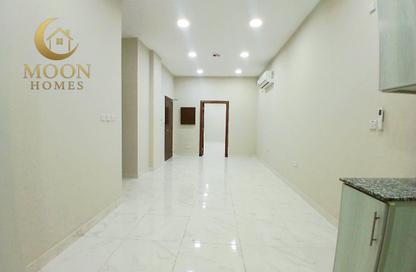 Apartment - 3 - 3 for rent in Umm Ghuwailina 4 - Umm Ghuwailina - Doha