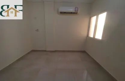 Apartment - 2 Bedrooms - 2 Bathrooms for rent in Umm Ghwailina Comm - Umm Ghuwalina - Umm Ghuwailina - Doha
