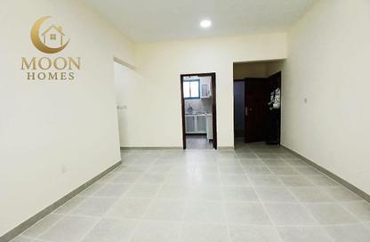Apartment - 2 Bedrooms - 2 Bathrooms for rent in Umm Ghuwailina 4 - Umm Ghuwailina - Doha