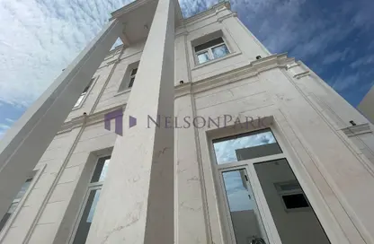 فيلا - 8 غرف نوم - 8 حمامات للبيع في Al Sakhama - الدوحة