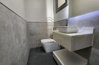 Apartment - 2 Bedrooms - 3 Bathrooms for rent in Bin Omran 35 - Fereej Bin Omran - Doha