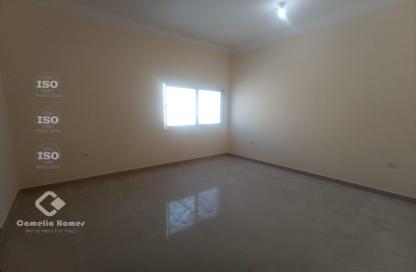 Villa - 6 Bedrooms - 4 Bathrooms for rent in Umm Al Seneem Street - Ain Khaled - Doha