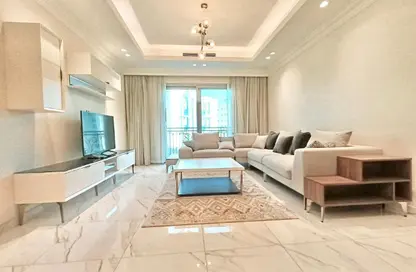 Apartment - 2 Bedrooms - 2 Bathrooms for rent in Giardino Village - The Pearl Island - Doha