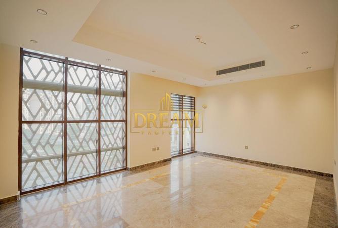 2Oa9OfBjB0i - Property Main Image