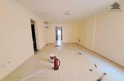 Apartment - 2 Bedrooms - 2 Bathrooms for rent in Al Nasr Street - Al Nasr - Doha