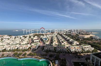 Apartment - 3 Bedrooms - 5 Bathrooms for rent in Floresta Gardens - Floresta Gardens - The Pearl Island - Doha