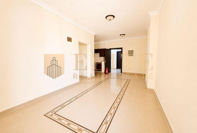 56929689 - Property Image 2