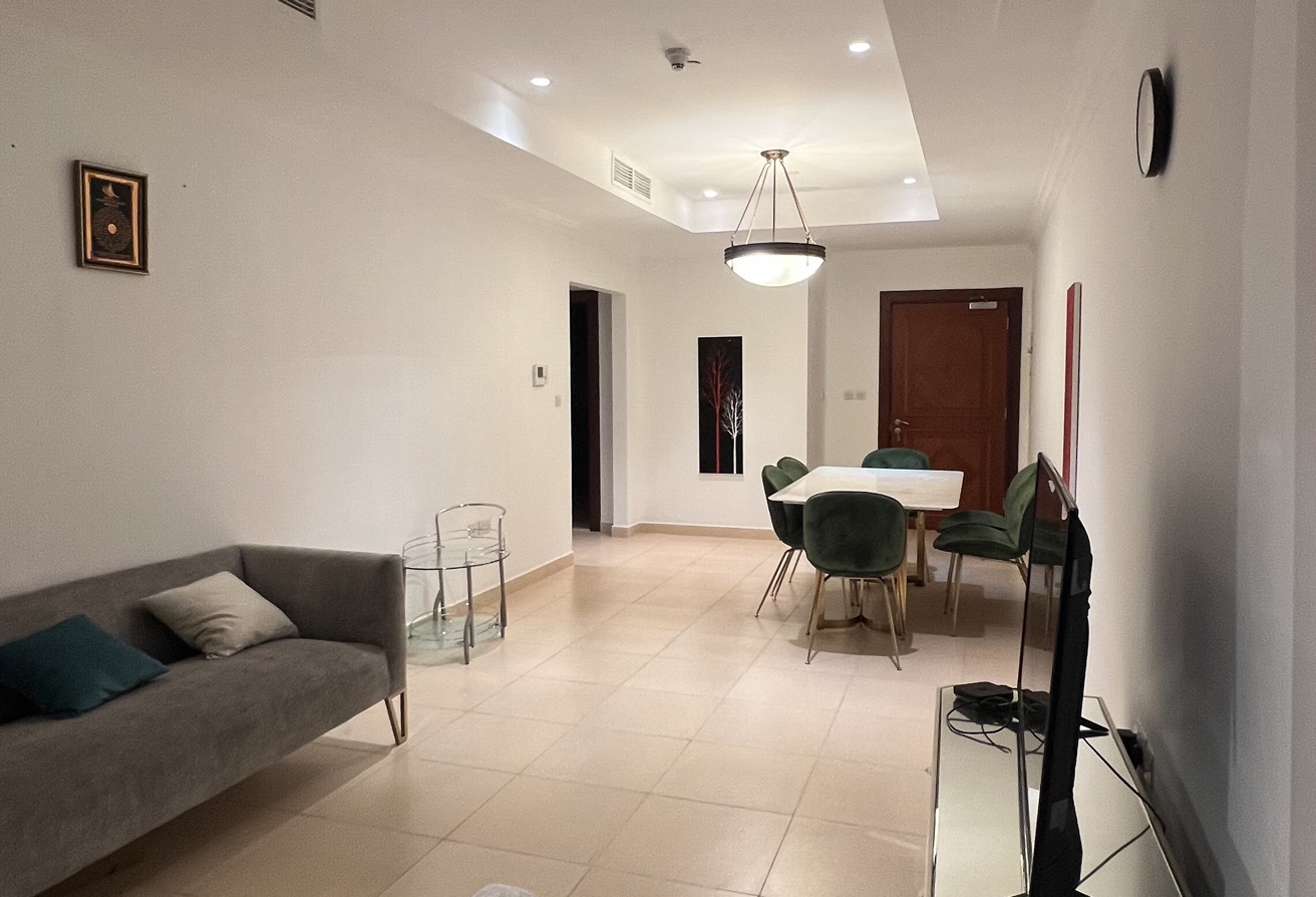 LUXURY 1BHK WITH MARINA VIEWS INCLUDING BILLS thumbnail 3