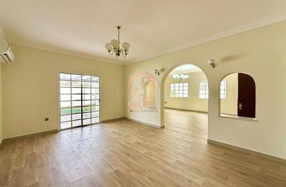 Villa - 4 - 5 for rent in Al Sadd Road - Al Sadd - Doha