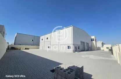 مخزن - استوديو - 6 حمامات للايجار في شارع الصناعية الشرقي - بركة العوامر - الوكرة