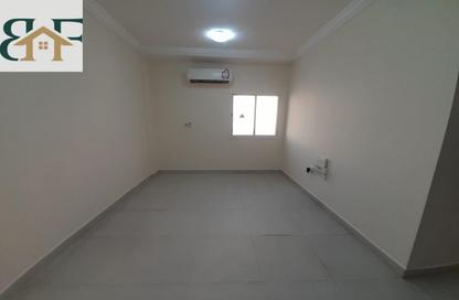 Apartment - 1 Bedroom - 1 Bathroom for rent in Umm Ghwailina Comm - Umm Ghuwalina - Umm Ghuwailina - Doha