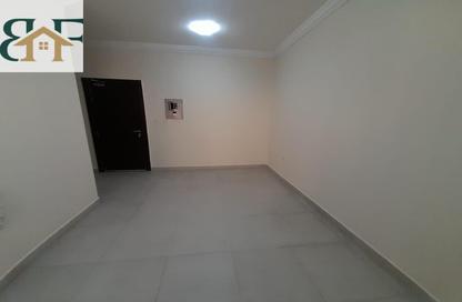 Apartment - 1 Bedroom - 1 Bathroom for rent in Umm Ghwailina Comm - Umm Ghuwalina - Umm Ghuwailina - Doha Apartment - 1 Bedroom - 1 Bathroom for rent in Umm Ghwailina Comm - Umm Ghuwalina - Umm Ghuwailina - Doha