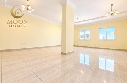 Apartment - 2 - 3 for rent in Umm Ghuwailina 4 - Umm Ghuwailina - Doha