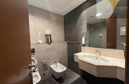 Apartment - 1 Bedroom - 2 Bathrooms for rent in West Bay Tower - West Bay - West Bay - Doha Apartment - 1 Bedroom - 2 Bathrooms for rent in West Bay Tower - West Bay - West Bay - Doha