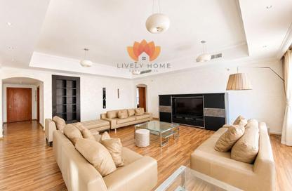 Apartment - 3 Bedrooms - 5 Bathrooms for rent in East Porto Drive - Porto Arabia - The Pearl Island - Doha