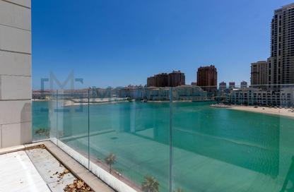 Apartment - 1 Bedroom - 2 Bathrooms for rent in Gewan Island - The Pearl Island - Doha