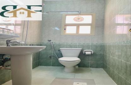 Apartment - 2 Bedrooms - 2 Bathrooms for rent in Al Mansoura - Al Mansoura - Doha