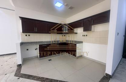Apartment - 3 Bedrooms - 3 Bathrooms for rent in Al Zubair Bakkar Street - Al Sadd - Doha Apartment - 3 Bedrooms - 3 Bathrooms for rent in Al Zubair Bakkar Street - Al Sadd - Doha