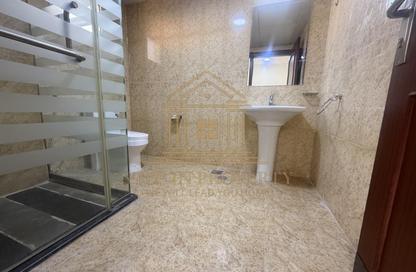 Apartment - 3 Bedrooms - 3 Bathrooms for rent in Al Zubair Bakkar Street - Al Sadd - Doha