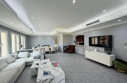 Apartment - 3 Bedrooms - 4 Bathrooms for sale in West Porto Drive - Porto Arabia - The Pearl Island - Doha