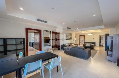 Apartment - 2 Bedrooms - 3 Bathrooms for rent in Tower 4 - Porto Arabia - The Pearl Island - Doha