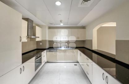 Apartment - 1 Bedroom - 2 Bathrooms for rent in West Porto Drive - Porto Arabia - The Pearl Island - Doha