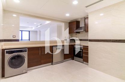 Apartment - 1 Bedroom - 2 Bathrooms for sale in West Porto Drive - Porto Arabia - The Pearl Island - Doha Apartment - 1 Bedroom - 2 Bathrooms for sale in West Porto Drive - Porto Arabia - The Pearl Island - Doha