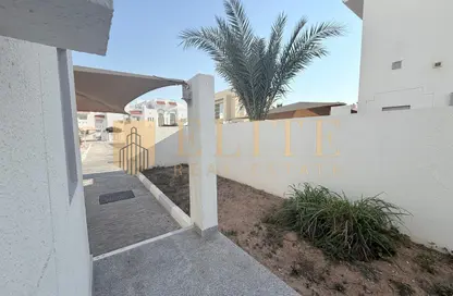 Villa - 4 Bedrooms - 5 Bathrooms for rent in Ain Khaled Villas - Ain Khaled - Doha