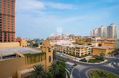 Apartment - 1 Bedroom - 2 Bathrooms for rent in Tower 22 - Porto Arabia - The Pearl Island - Doha