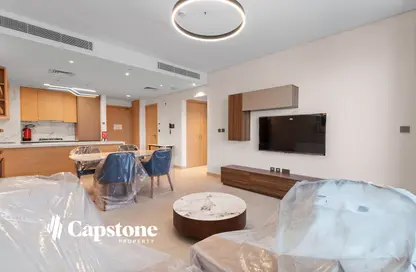 Apartment - 1 Bedroom - 2 Bathrooms for sale in Marina Tower 12 - Marina District - Lusail
