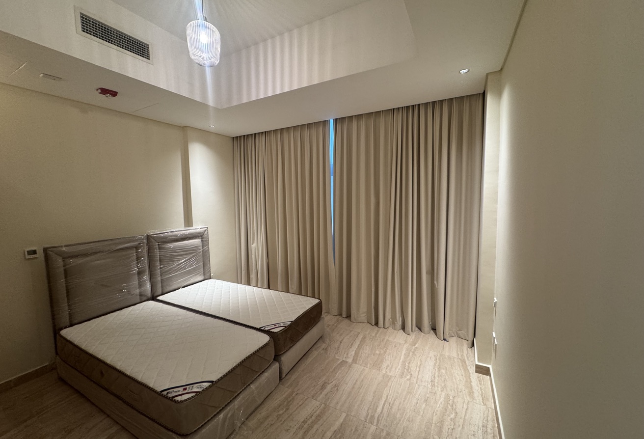 Spacious 2BHK | Luxury Pearl Qatar Living thumbnail 8