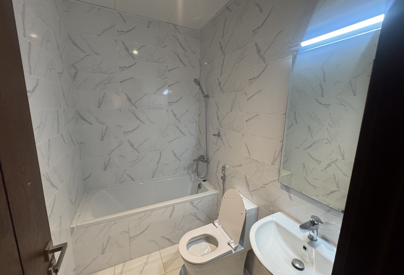 Spacious 2BHK | Luxury Pearl Qatar Living thumbnail 7