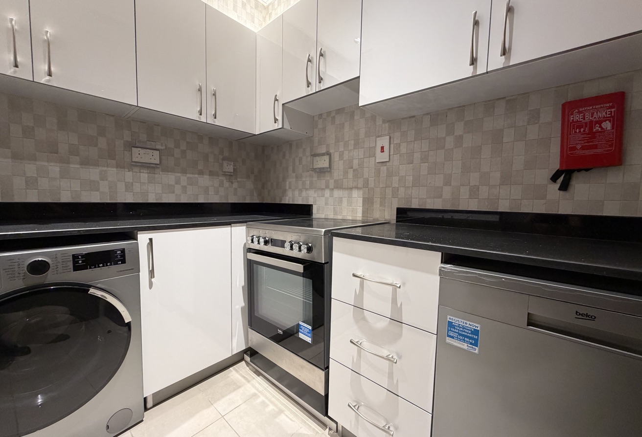 Spacious 2BHK | Luxury Pearl Qatar Living thumbnail 5