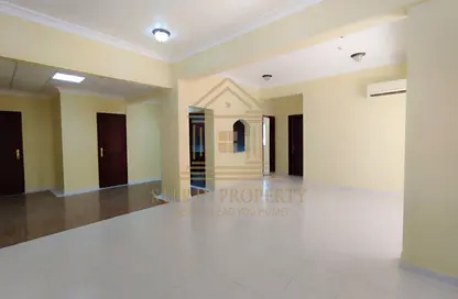 Apartment - 2 Bedrooms - 2 Bathrooms for rent in Al Mansoura - Al Mansoura - Doha