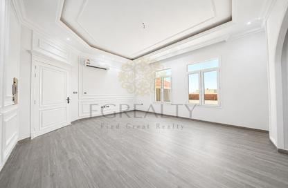 Villa - 7 - 7+ for sale in Al Kheesa - Al Kheesa - Umm Salal Mohammed