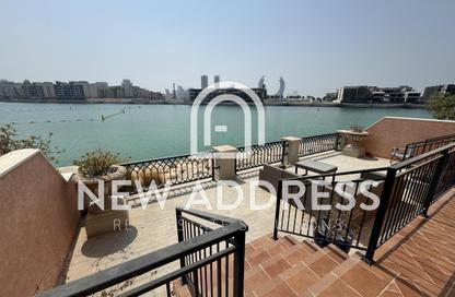 Villa - 3 Bedrooms - 4 Bathrooms for rent in Waterfront Townhouses - Qanat Quartier - The Pearl Island - Doha