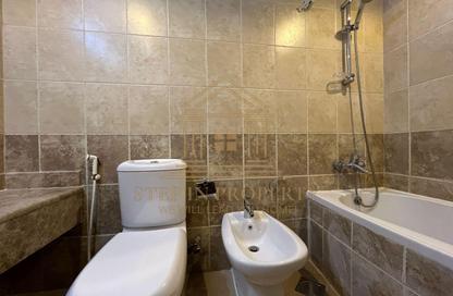Apartment - 3 Bedrooms - 4 Bathrooms for rent in West Bay Tower - West Bay - West Bay - Doha