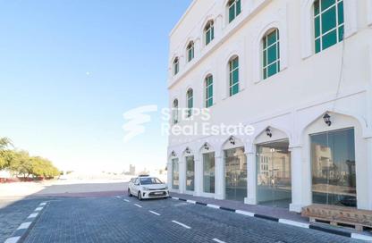 Shop - Studio for rent in Al Hanaa Street - Al Gharrafa - Doha