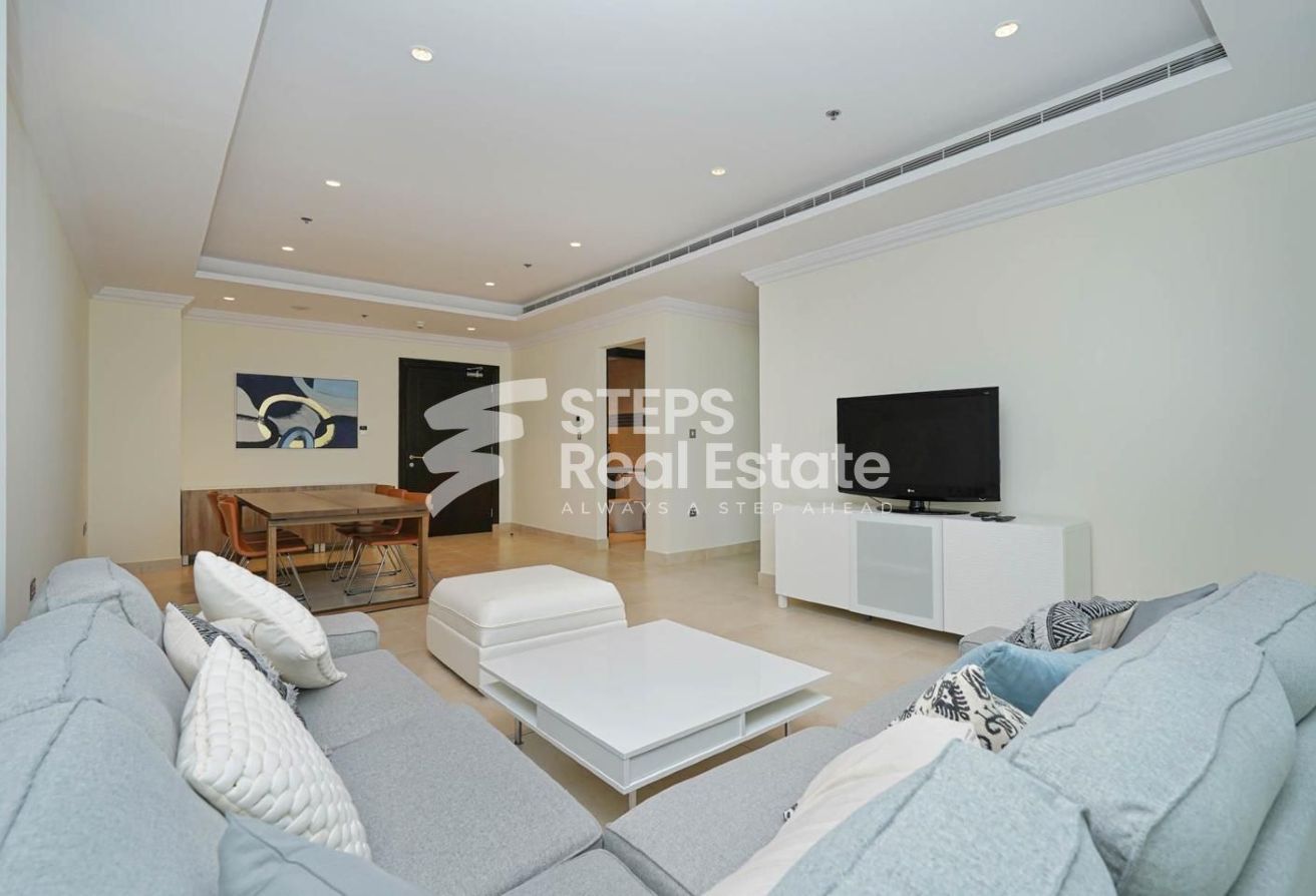 Spacious Apartment with Pool in The Pearl