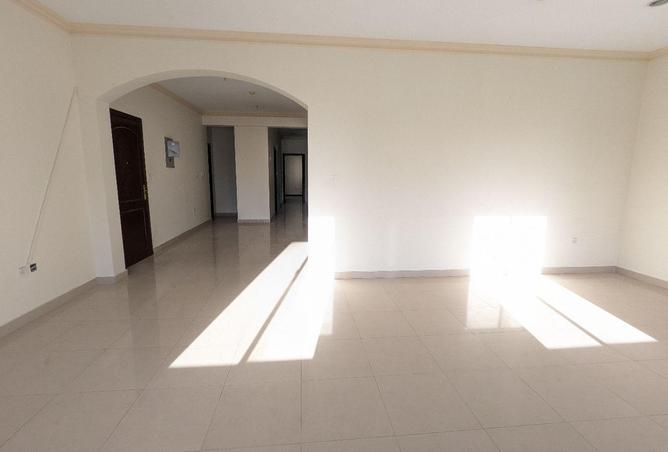 61674383 - Property Image 3